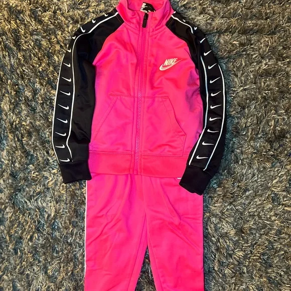 Girls matching sweatsuit hot sale
